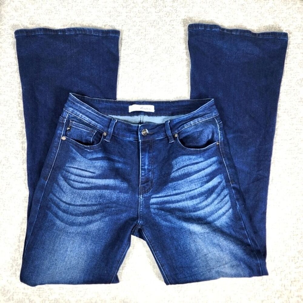 KanCan Estilo Dark Wash Flare Leg Distressed Jeans Size 26